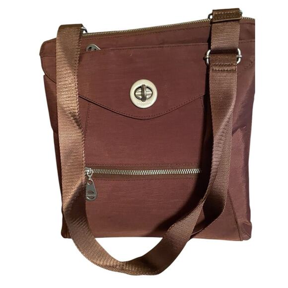 Baggallini Large Brown Crossbody Turnlock Bag or great Carrier for smallTablet - Picture 3 of 16